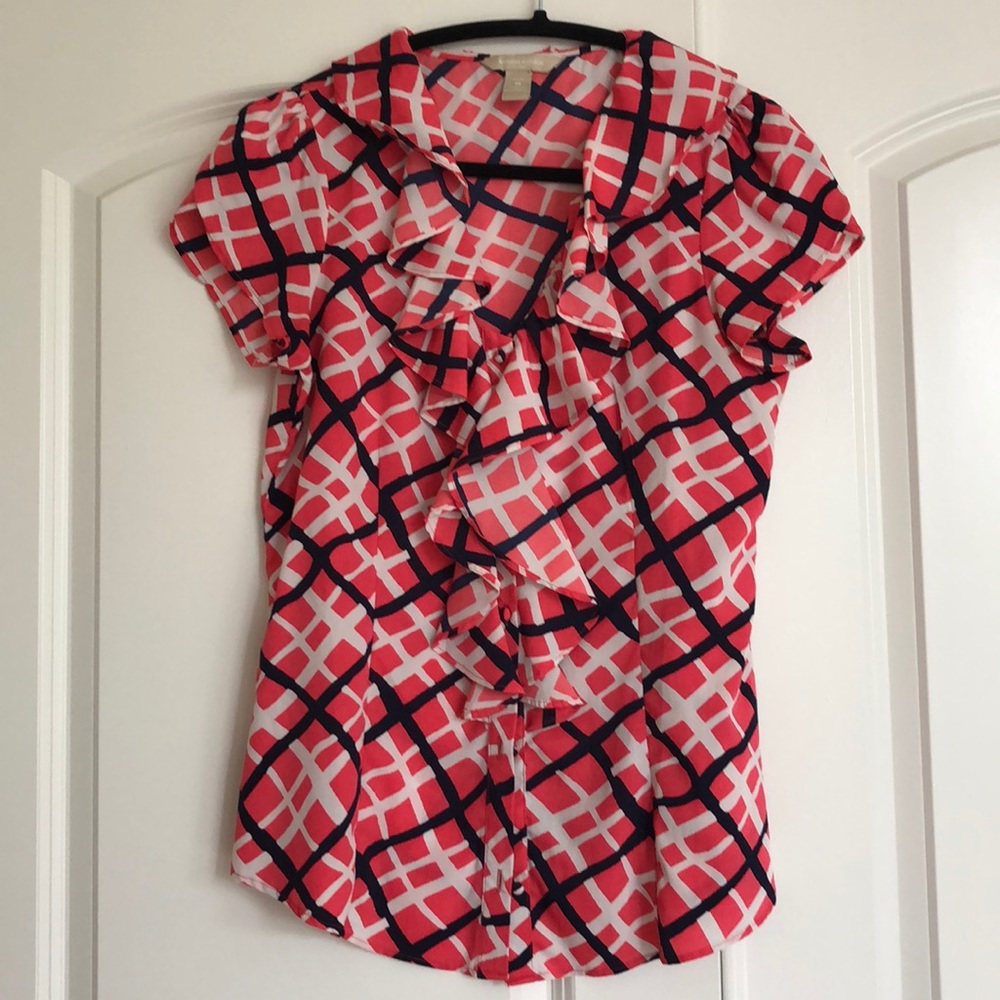 Ruffled button down short sleeve BR blouse. Sz M.